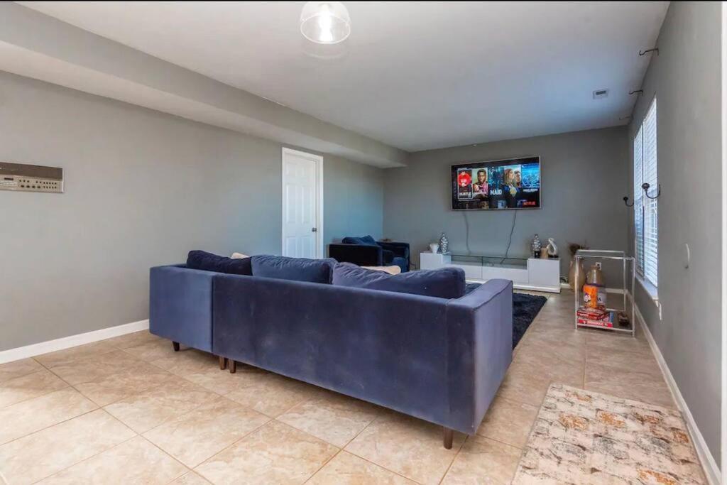 20min To International Airport! 10min To Pnc Music! Wifi Apartamento *