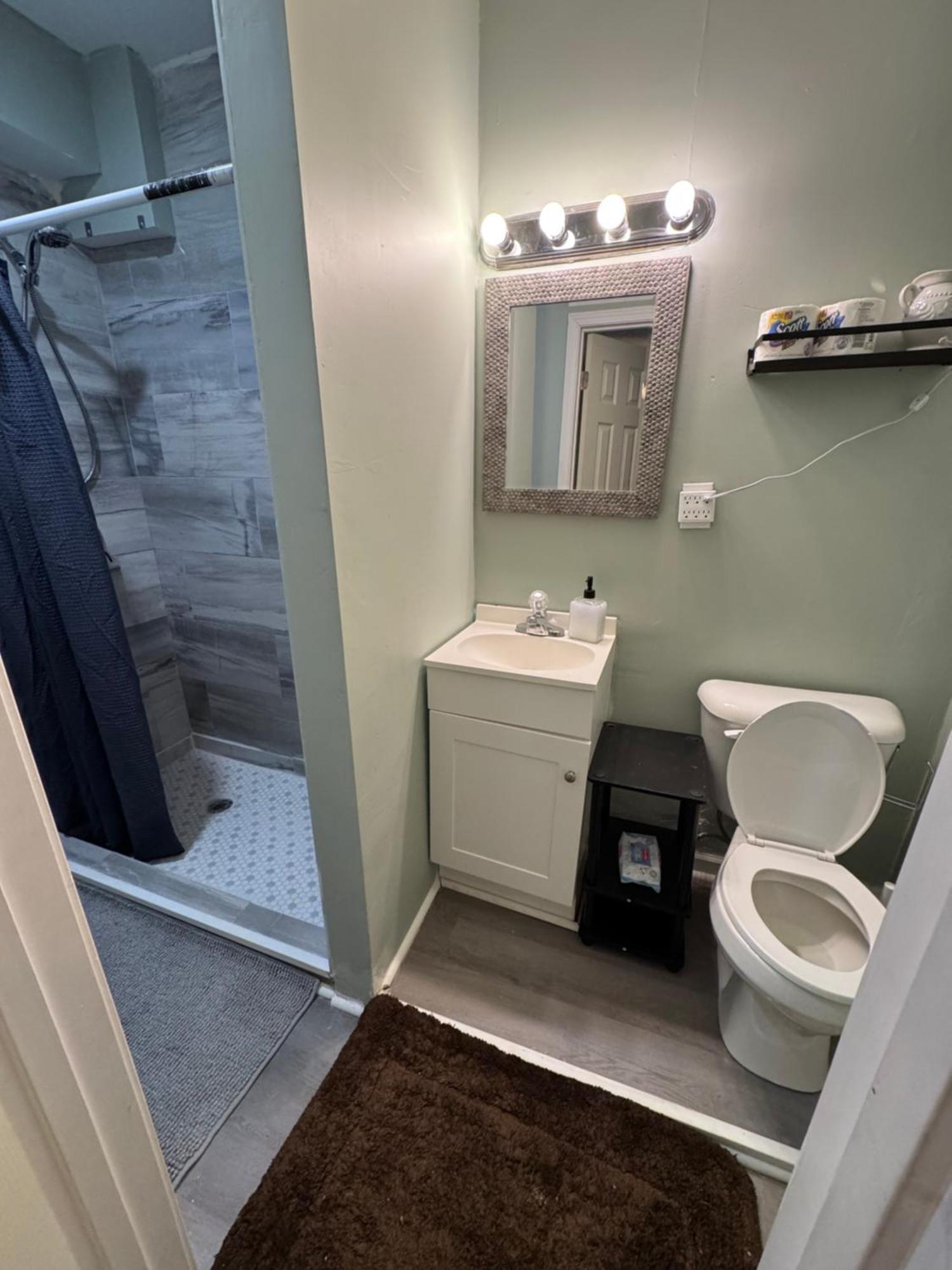Apartamento 20min To International Airport! 10min To Pnc Music! Wifi