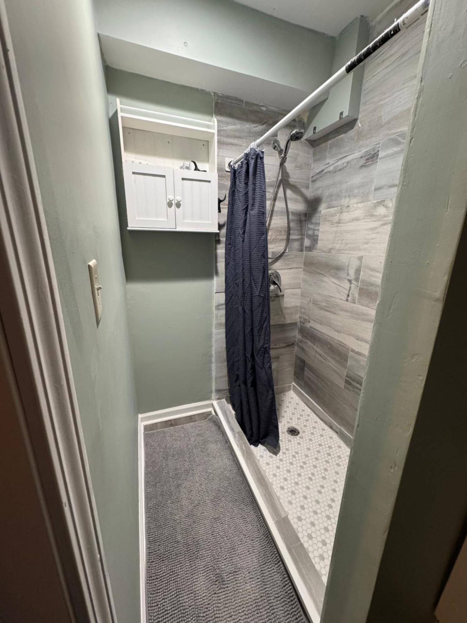 Apartamento 20min To International Airport! 10min To Pnc Music! Wifi *